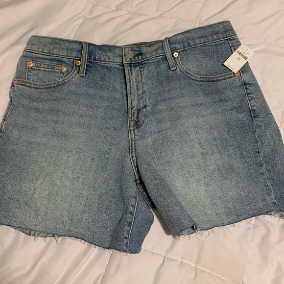 GAP Pants - GAP • Denim SHORTS 5 “ • size 31 Tall or 12 • stretch • midrise • raw hem • NWT